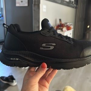 Steel toe shoes women’s size 10